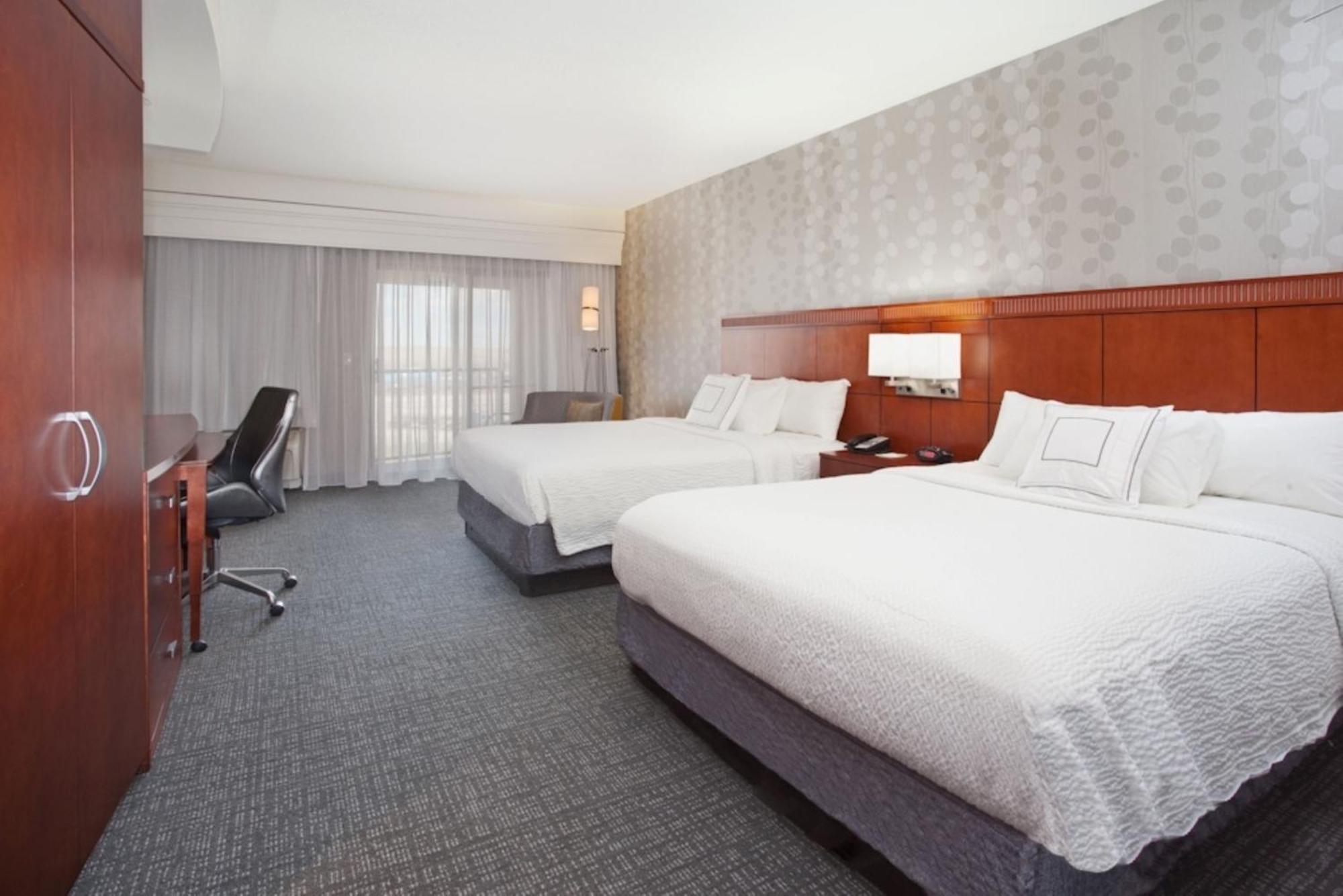 Courtyard Casper Hotel Bagian luar foto