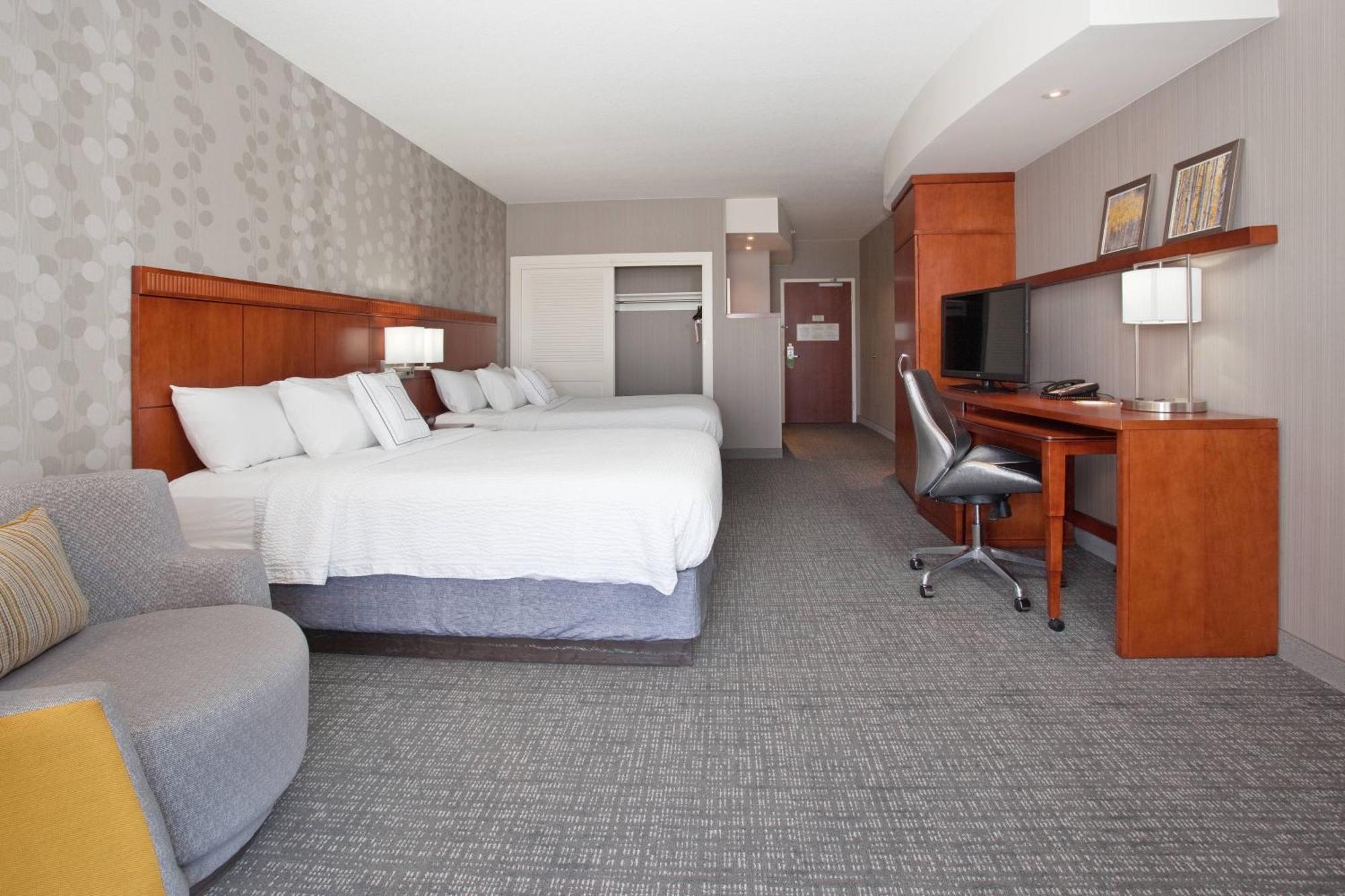 Courtyard Casper Hotel Bagian luar foto
